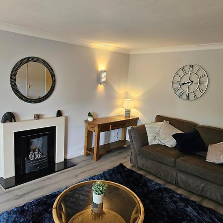 Redcot Gardens Stamford 4 Bed Contractor Familt Home With Parking Dış mekan fotoğraf