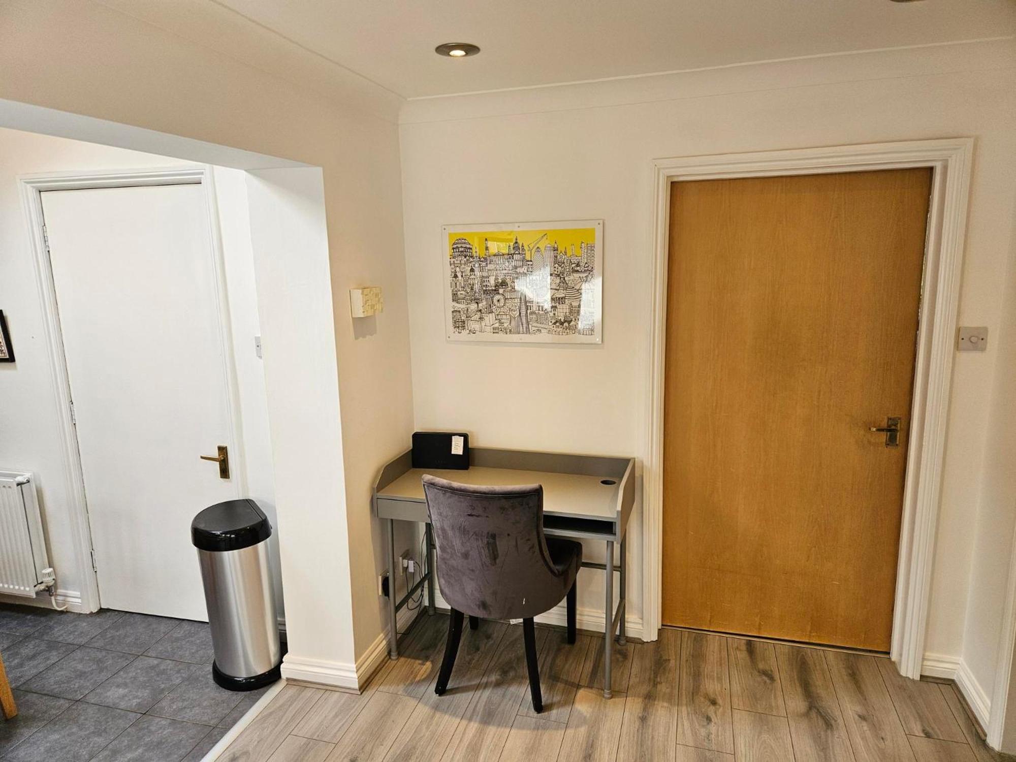 Redcot Gardens Stamford 4 Bed Contractor Familt Home With Parking Dış mekan fotoğraf