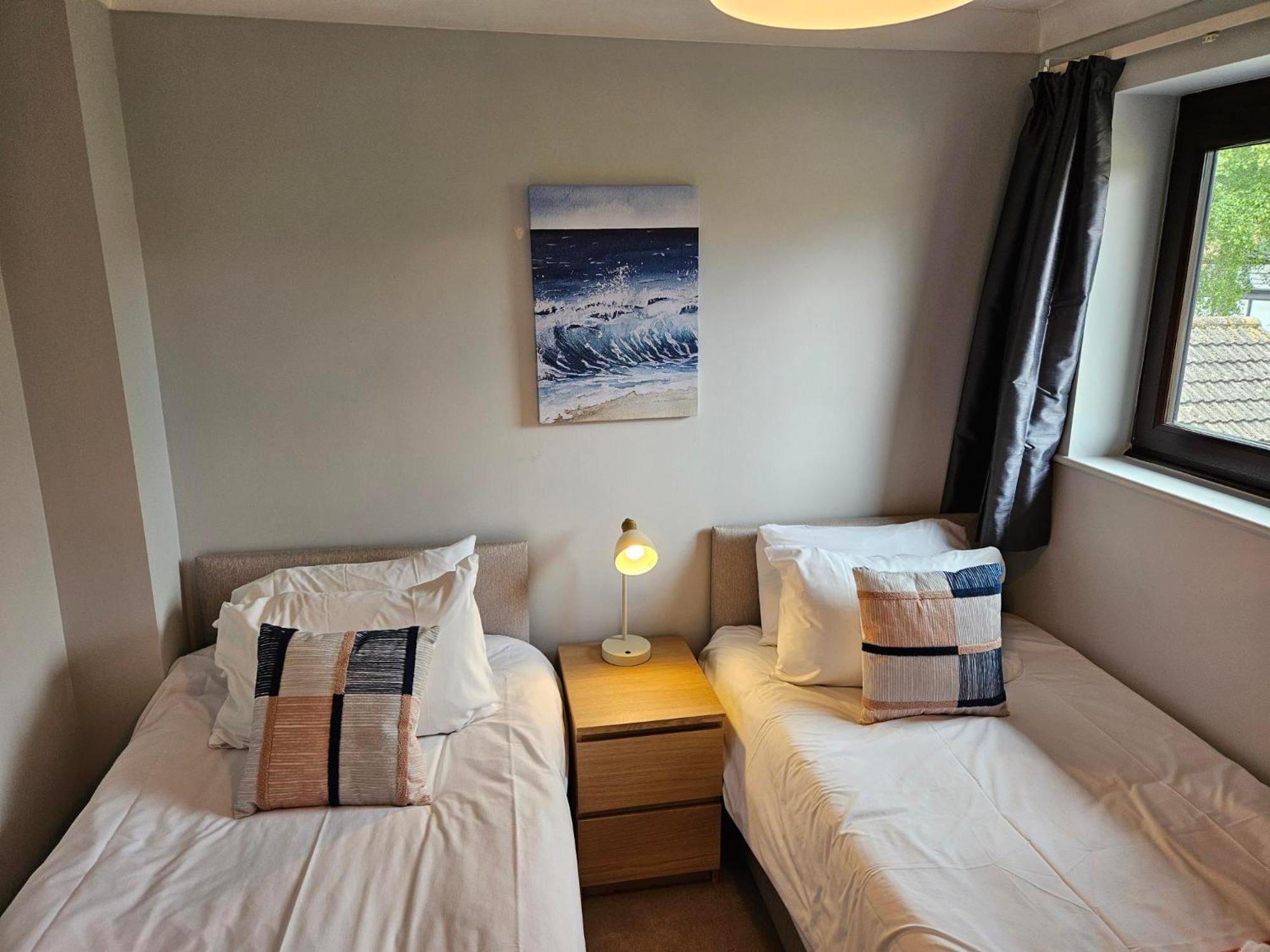 Redcot Gardens Stamford 4 Bed Contractor Familt Home With Parking Dış mekan fotoğraf
