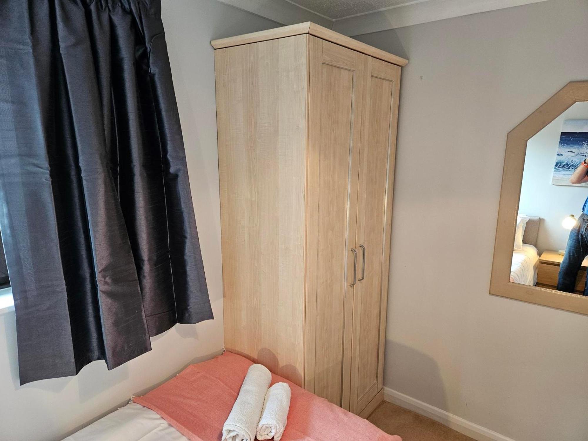 Redcot Gardens Stamford 4 Bed Contractor Familt Home With Parking Dış mekan fotoğraf