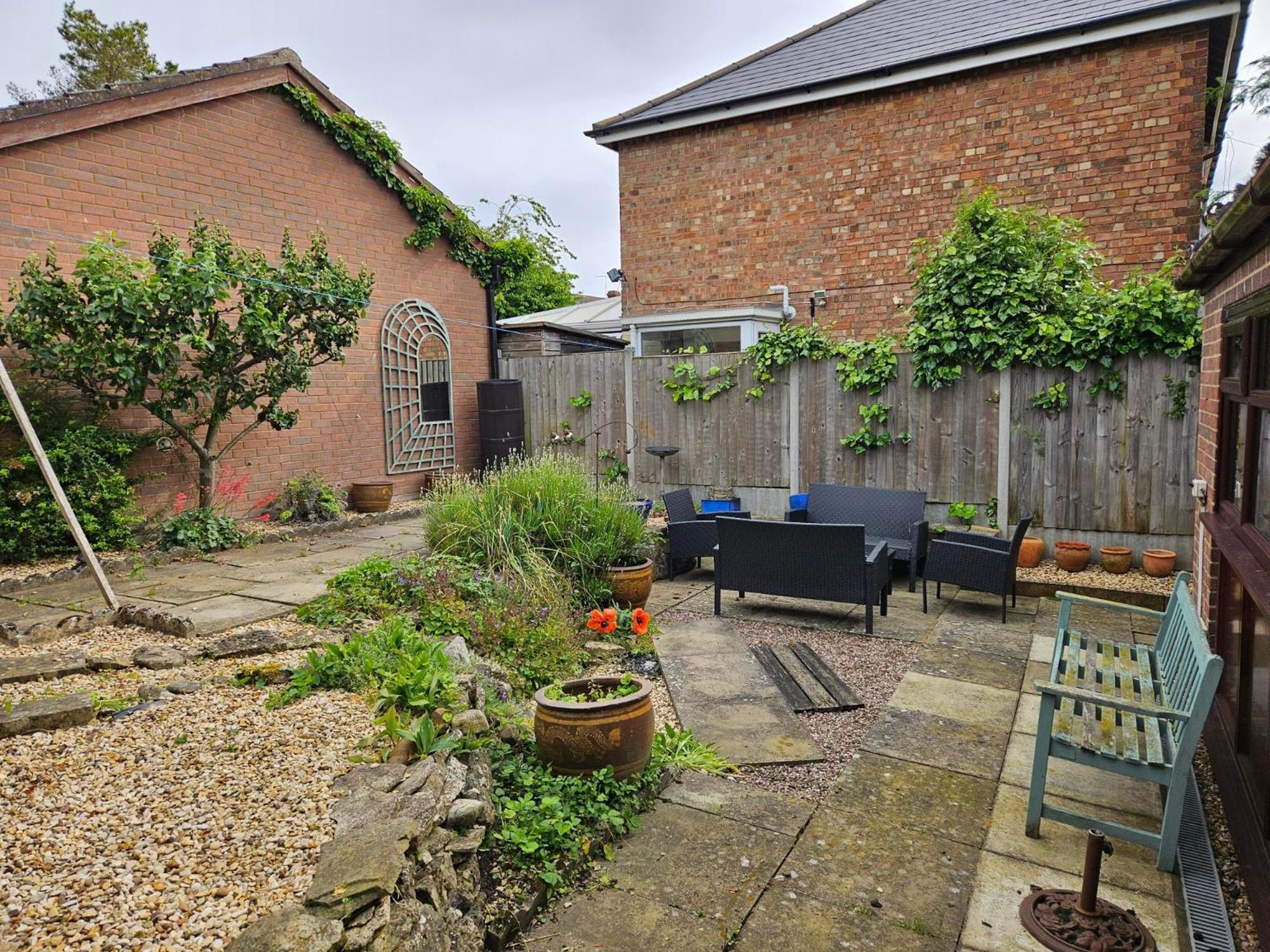 Redcot Gardens Stamford 4 Bed Contractor Familt Home With Parking Dış mekan fotoğraf